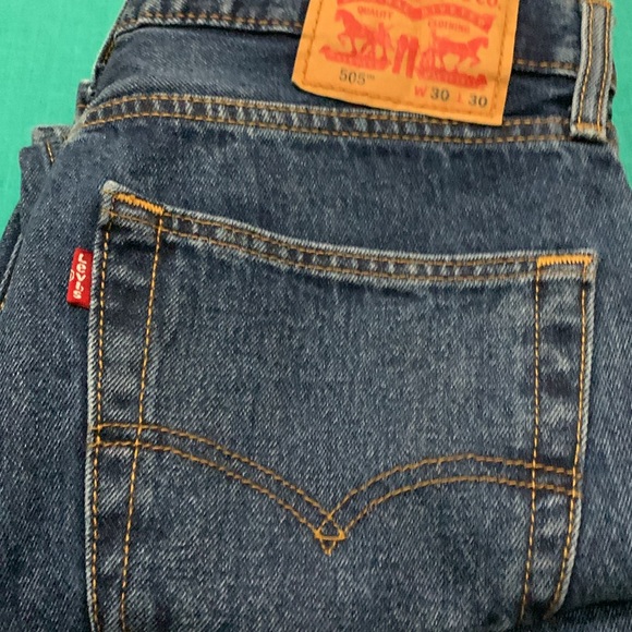 Like new Levi’s - Picture 5 of 10